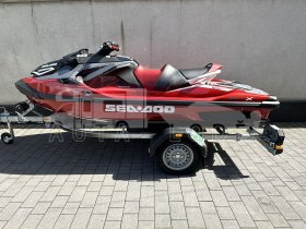 Skútr vodní Sea-Doo RXT XRS 3-up 325hp červený