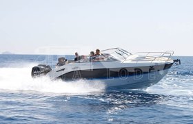 QUICKSILVER Activ 805 CRUISER + MERCURY F 250 V8 EFI EXLPT DTS Verado záruka 5 let
