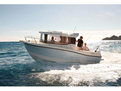 QUICKSILVER Captur 675 PILOTHOUSE
